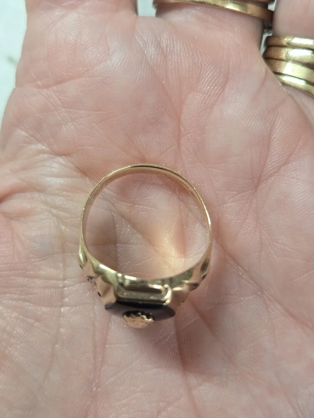 10k Yellow Gold and Black Men's Class Ring - Classic Art Deco Style